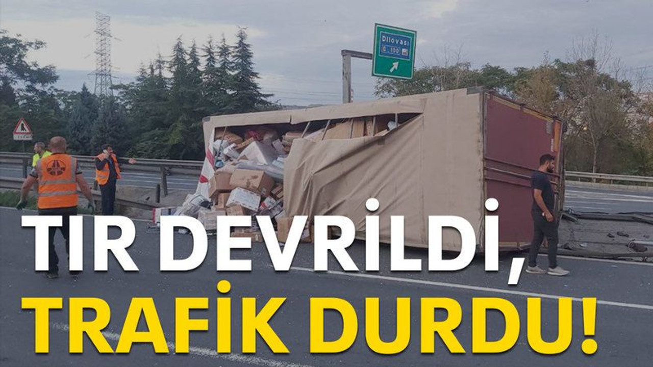 Tır devrildi, trafik durdu!